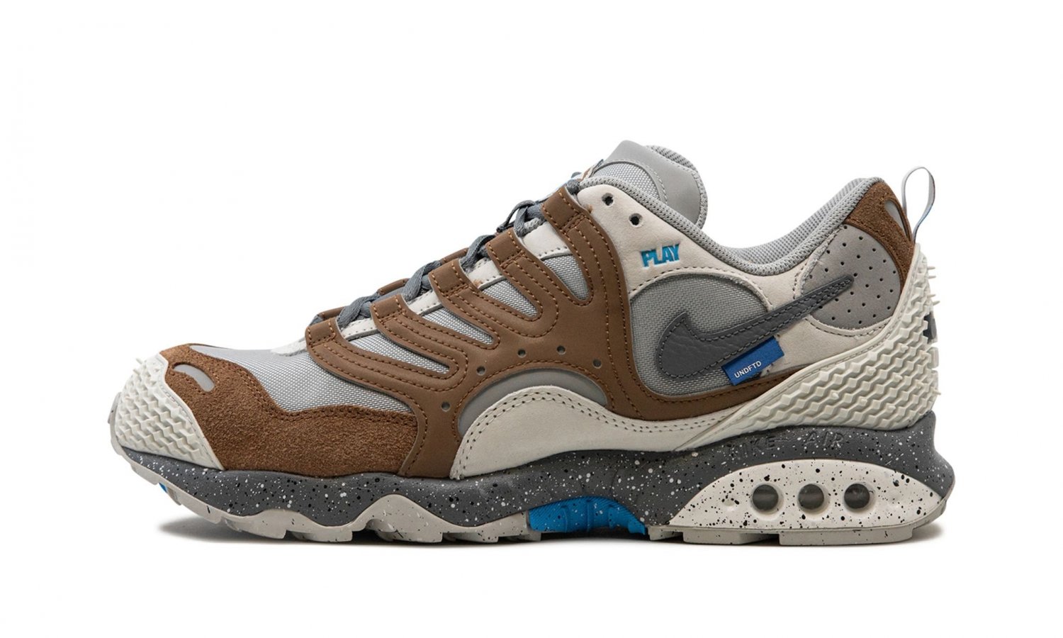 Undefeated x Nike Air Terra Humara "Archaeo Brown"