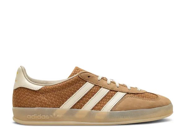 Gazelle Indoor "Brown Desert / Wonder White"