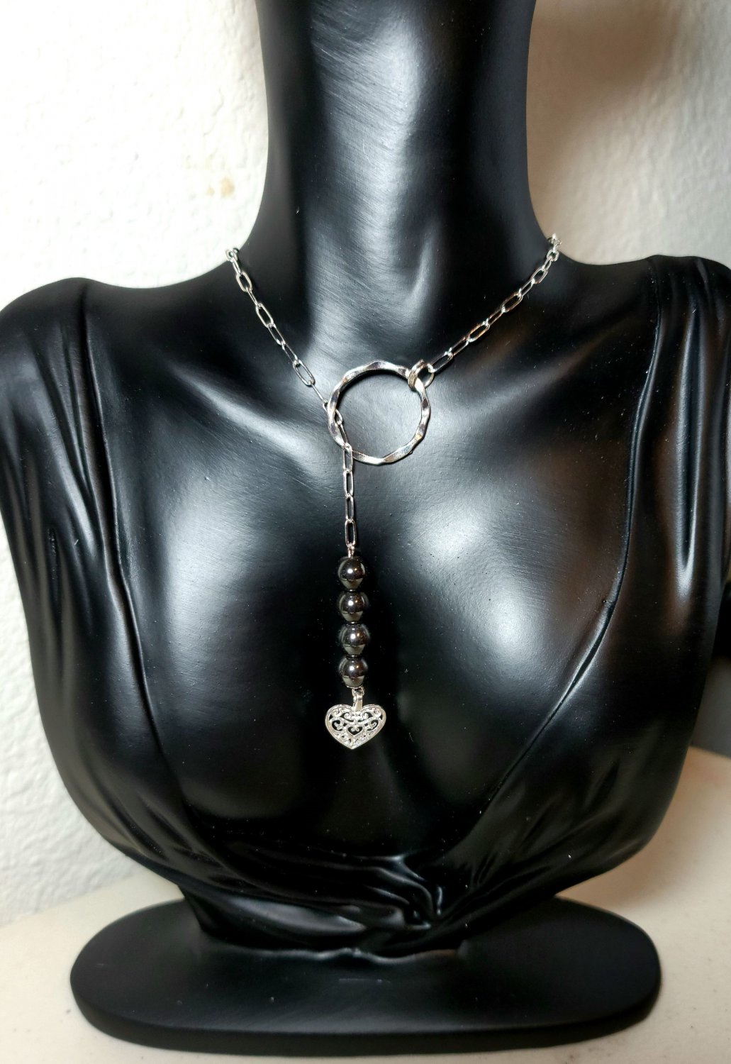 Claspless necklace