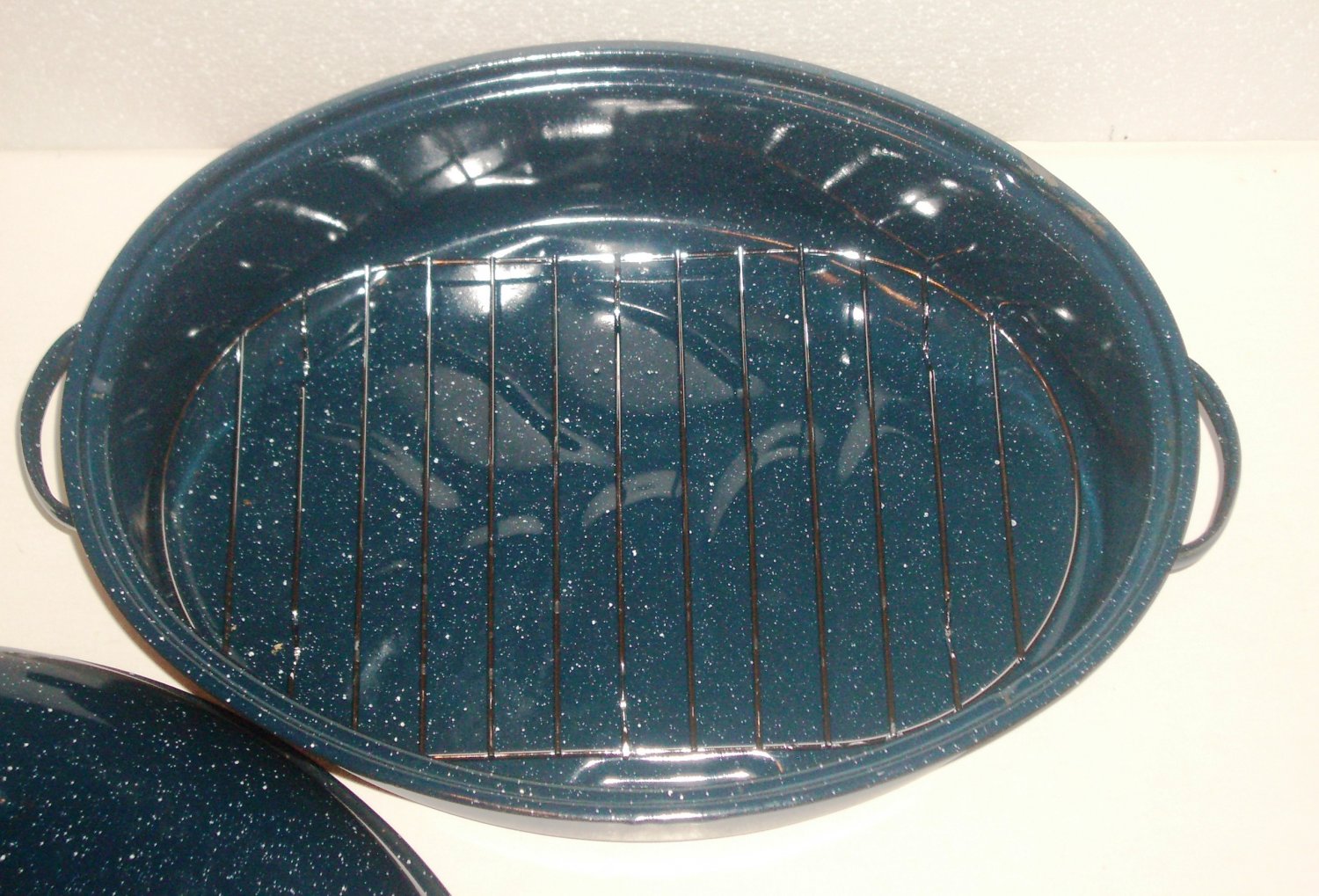 15" Blue Speckled Enamel Covered Oval Turkey, Roast, Ham Roaster