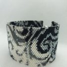 Beaded Elegance: Exquisite Handcrafted Bracelets for a Touch of Glamour