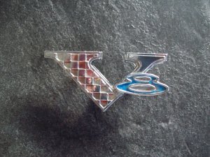 V 8 emblem ornament