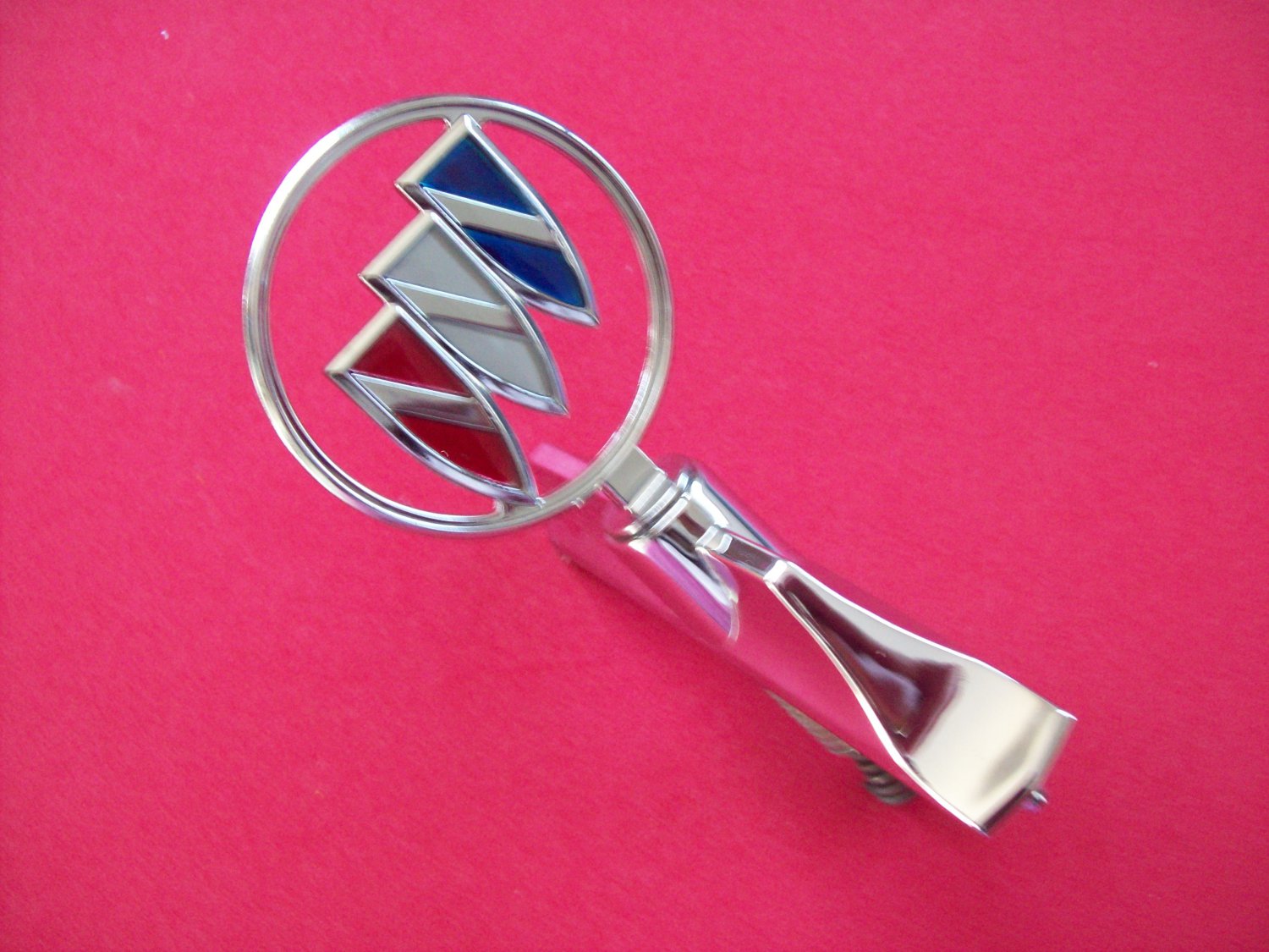 Buick hood ornament emblem