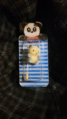 Adorable Vintage Bear pin