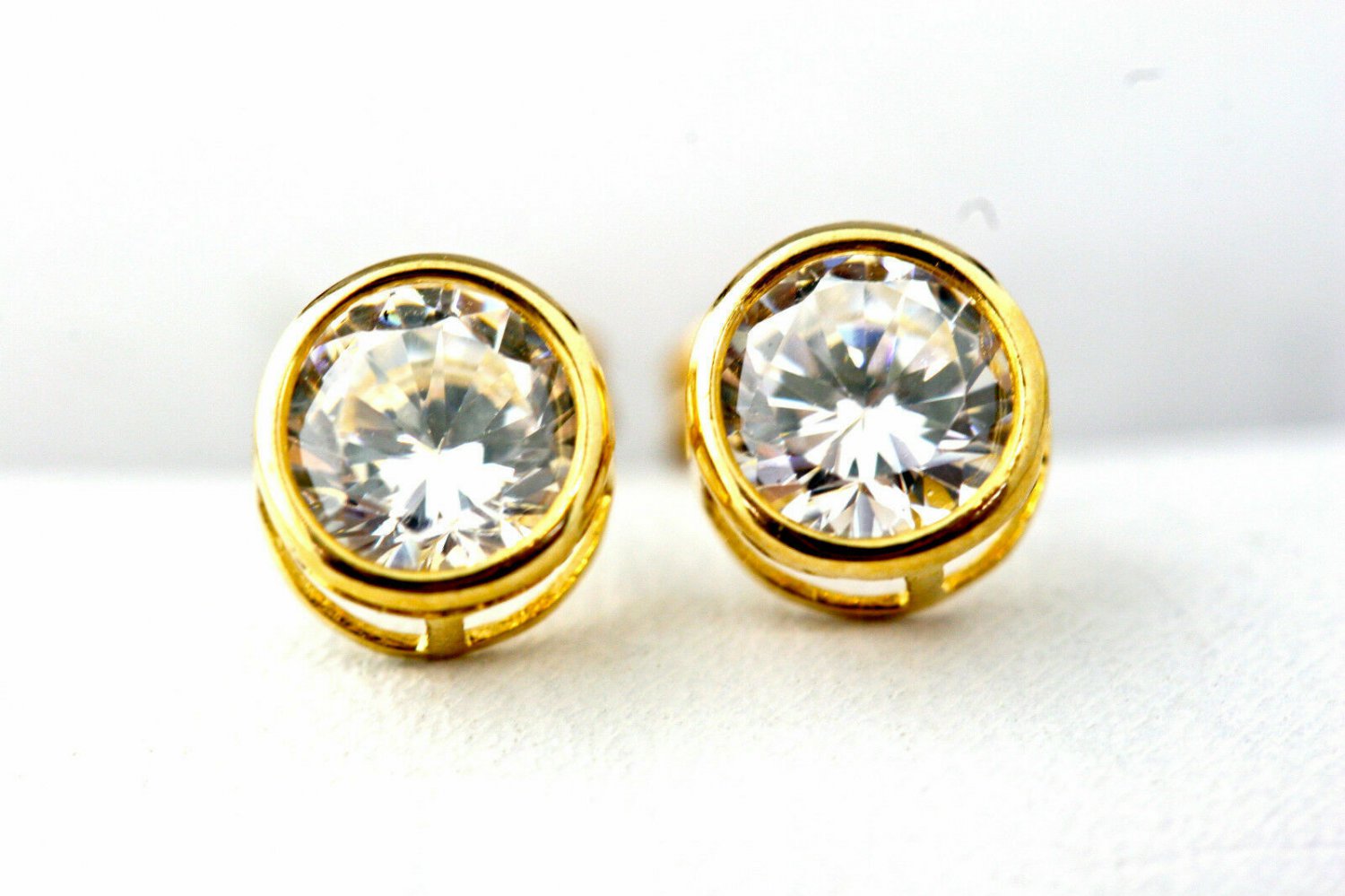 1.30 CARAT 14K YELLOW GOLD WHITE SAPPHIRE BEZEL ROUND SHAPE STUD EARRINGS