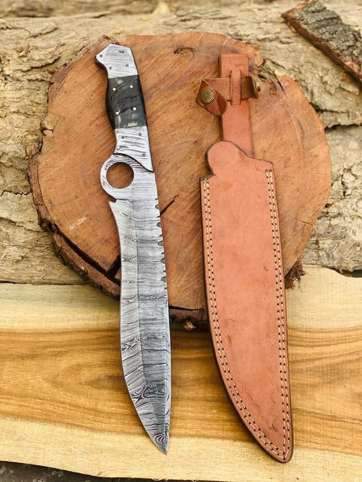 Custom Handmade Dmascus Bowi Hunting knife Ram Horn Handle With Leather Sheath