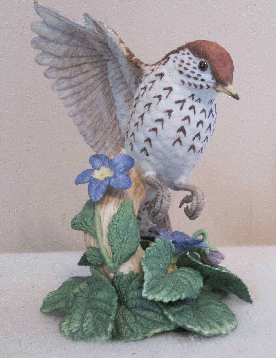 FINE PORCELAIN LENOX BIRD FIGURINE  "CHIPPING SPARROW"