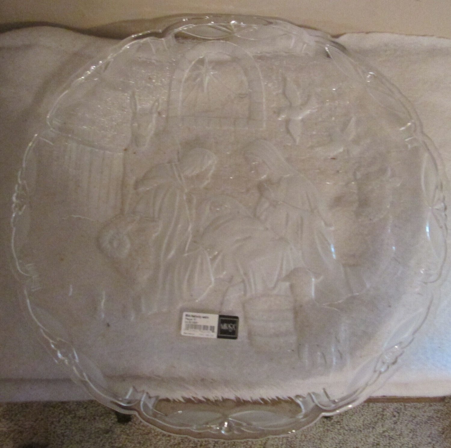 Mikasa Christmas Nativity Scene 16&acirc;�� Round Plate Dish Clear Frosted Etched Glass