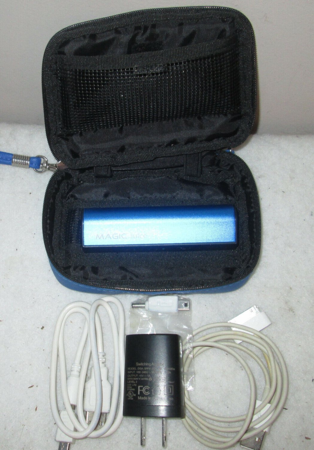 VuPoint Magic  Juice Charger  PB-BK30BU-VP