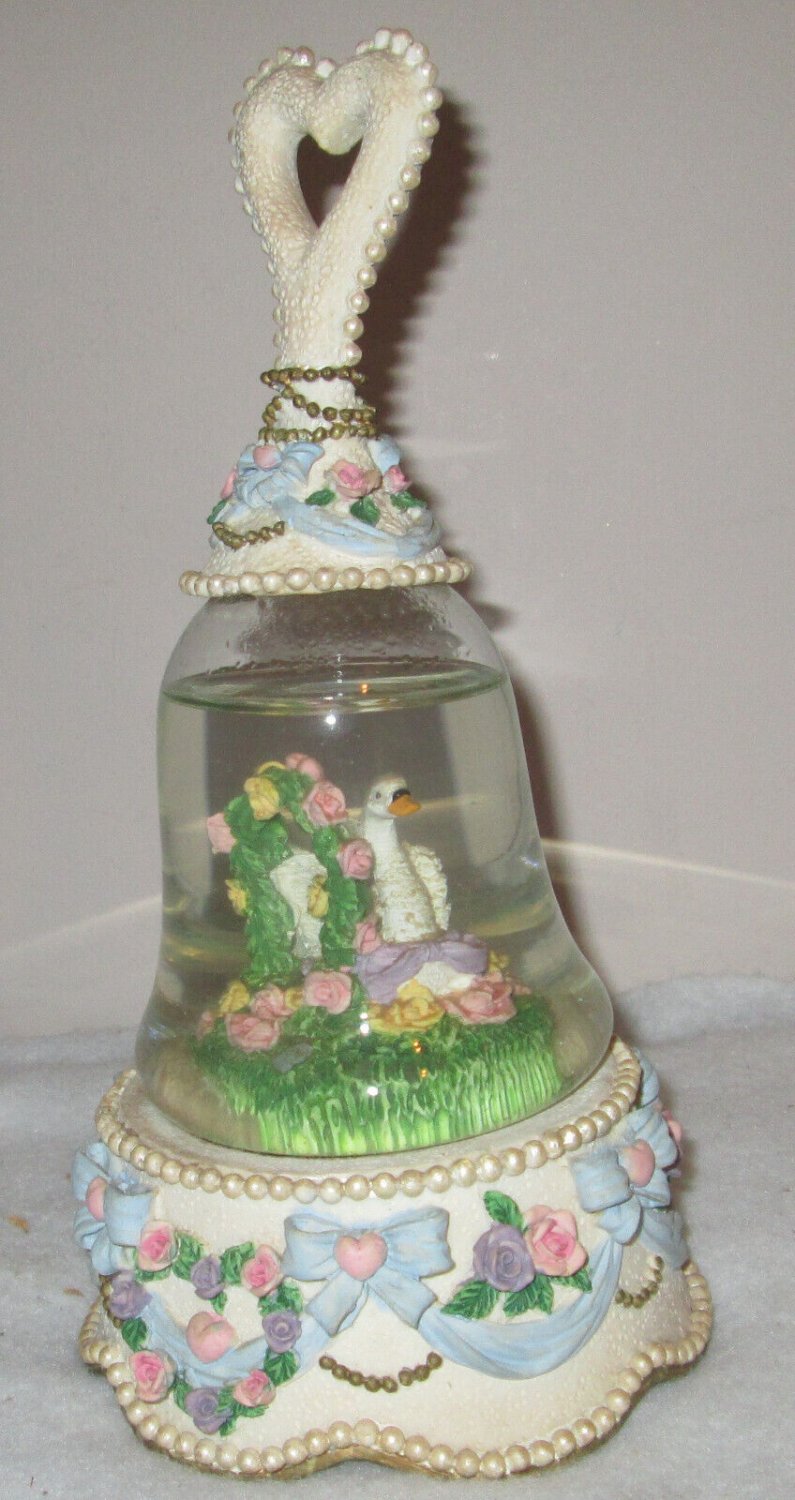 wIND UP Music Box Swan Snow Globe Roses Heart on top