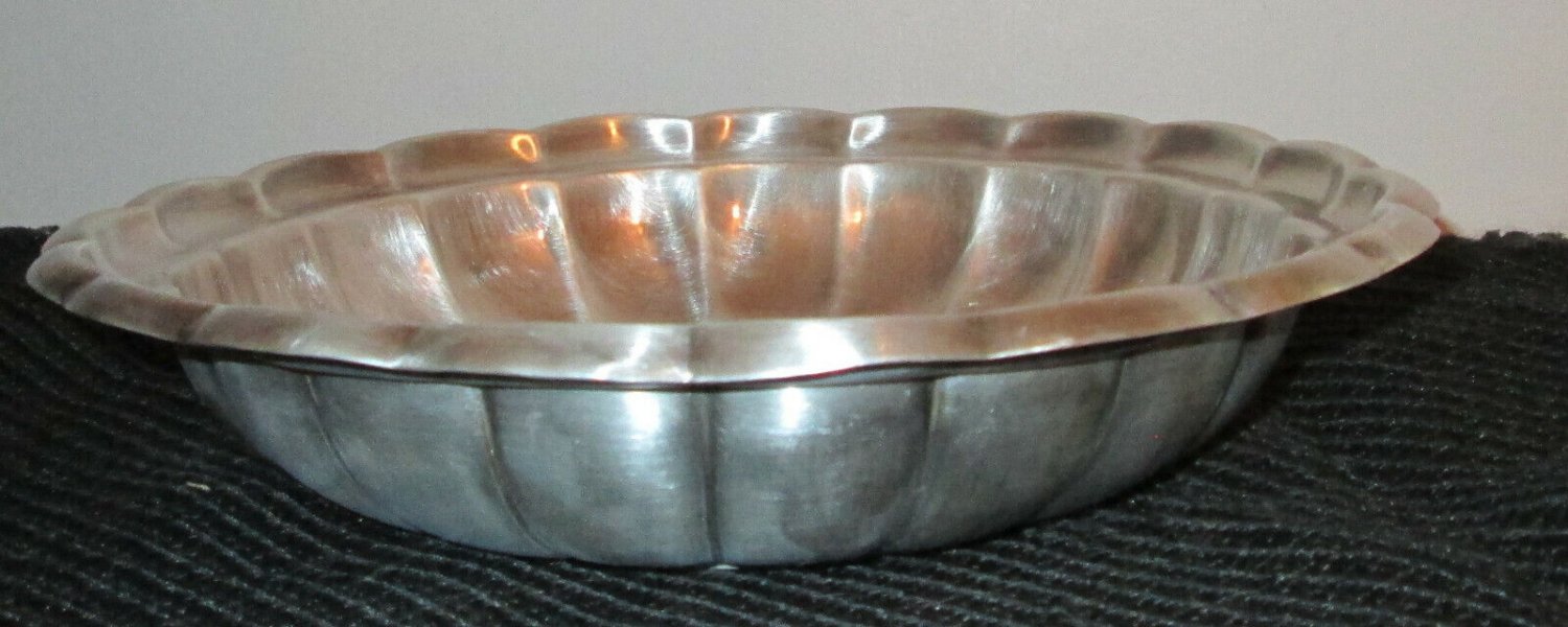 REED & BARTON Silver Plate  Scalloped Serving Bowl CENTERPIECE