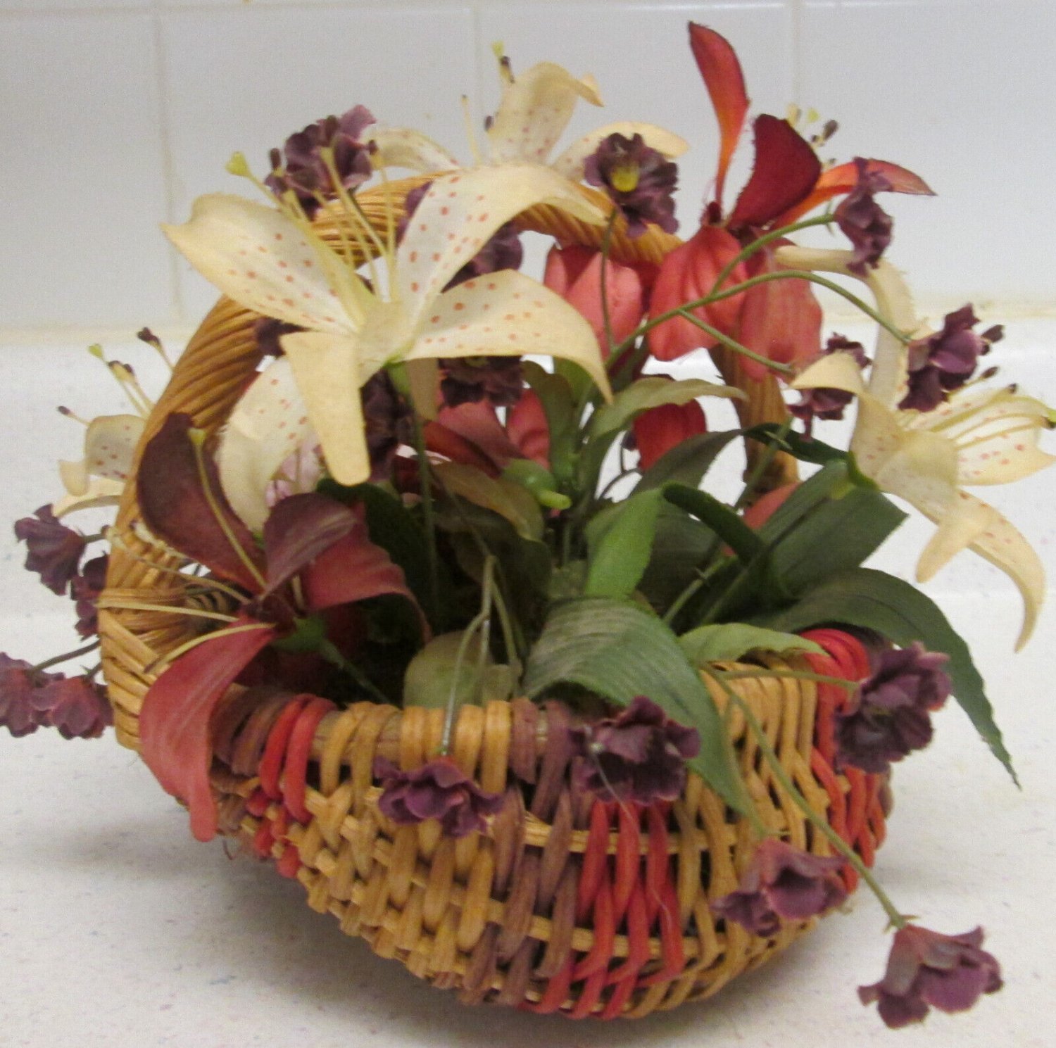 Small Artificial Flower Planter woven Basket Faux Indoor House Plant with Handle