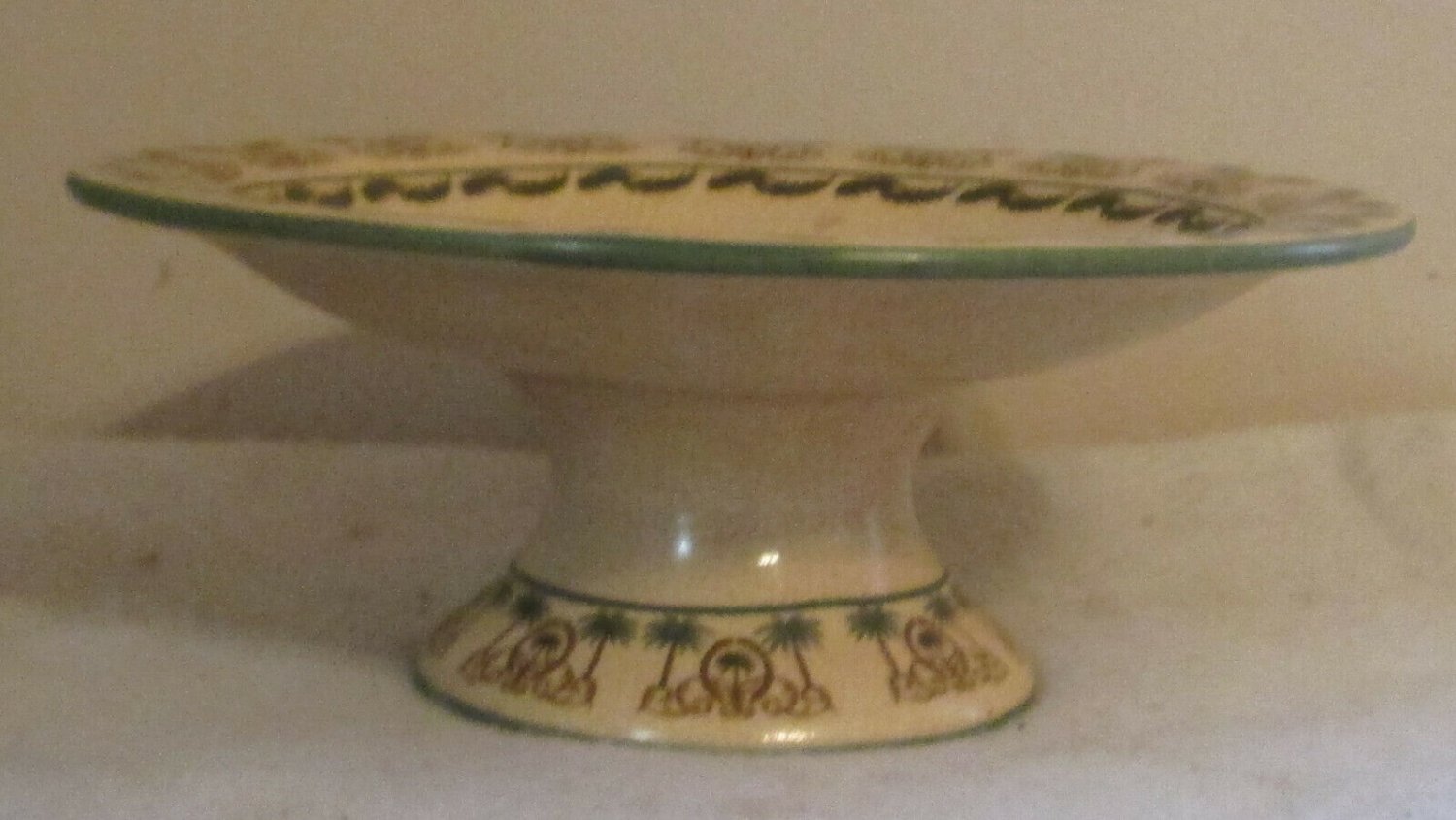 VINTAGE ANTIQUE PALM TREE DESIGN PIE CAKE PLATE FOOTED 4.25" X 10.25"
