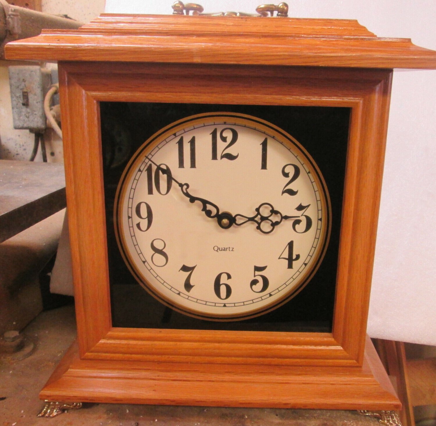 COUNTRY HOME Cottage Mantel Clock Quartz Movement Wood Case Brass Feet 19x14x5&acirc;��