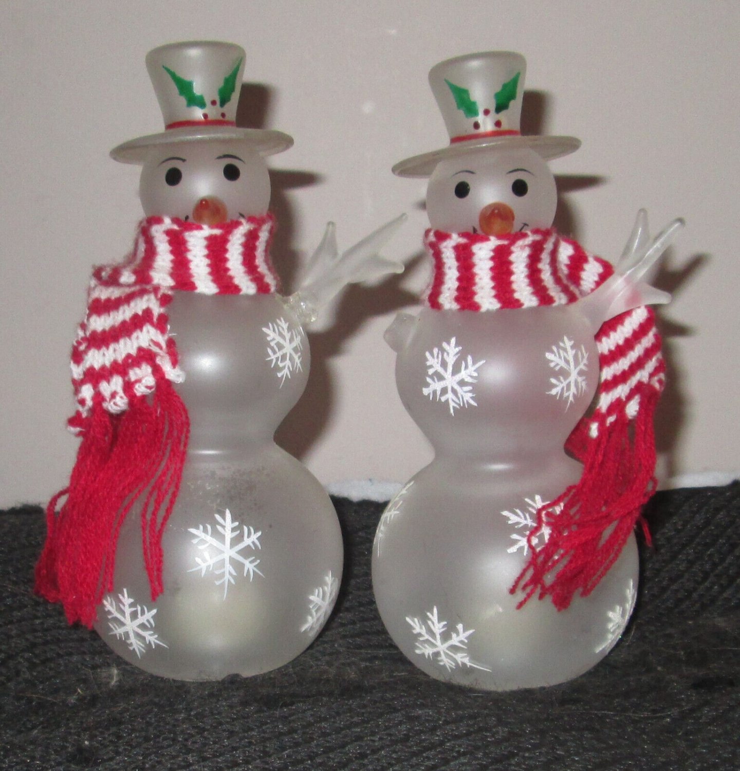 TWO BATTERY OPERATED HANDICAP SNOW PEOPLE SNOWMEN