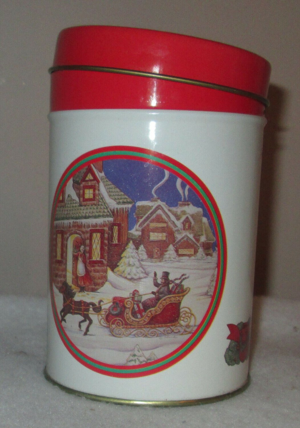 Holiday Christmas Round Tin in snowy scene Horse and sleigh
