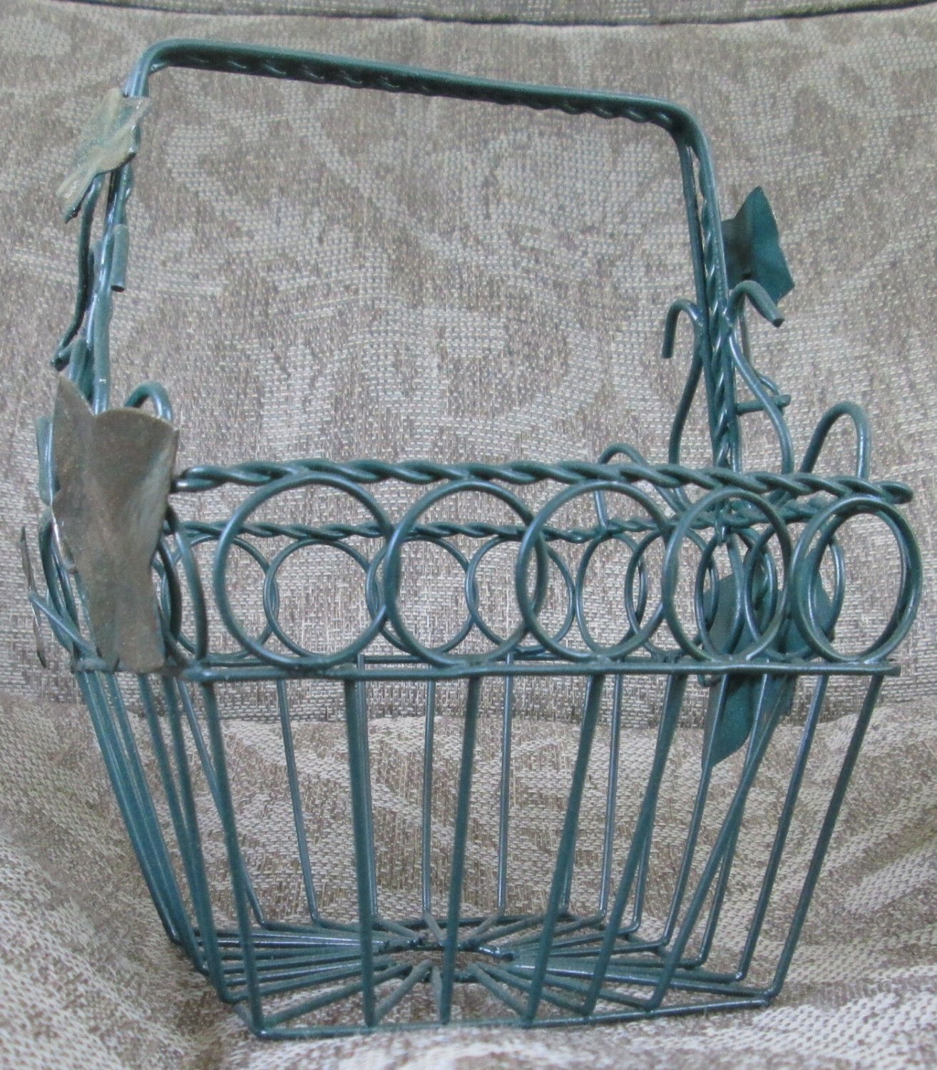 WIRE BASKET WITH HANDLE   LEAVES ON EACH END & HANDLE