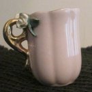 INDIVIDUAL CREAMER, SCALLOPED SIDES GOLD TRIM INDIVIDUAL CREAMER, SCALLOPED SIDES GOLD TRIM