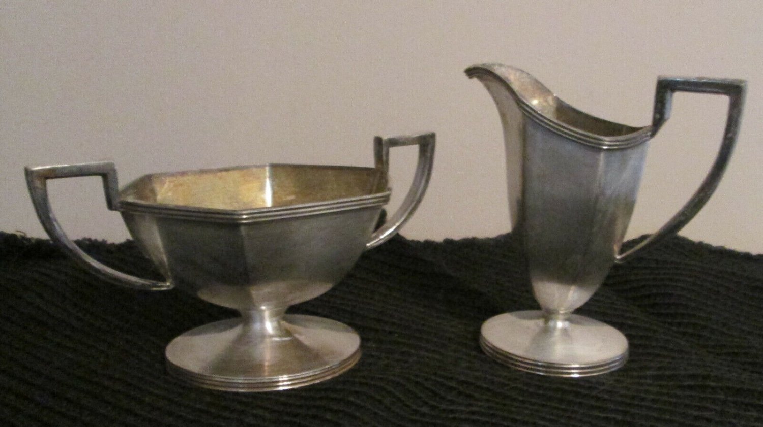 BARBOUR SILVER PLATE CREAMER & SUGAR BOWL   CENTERPIECE