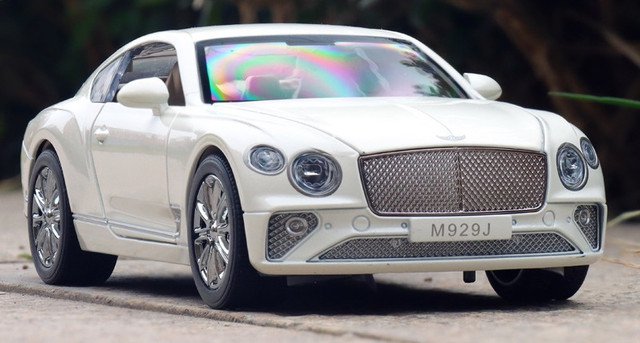 1:24 Bent Luxury Model M929J 6 white Diecast Car Simulation W Lights And Sound Function