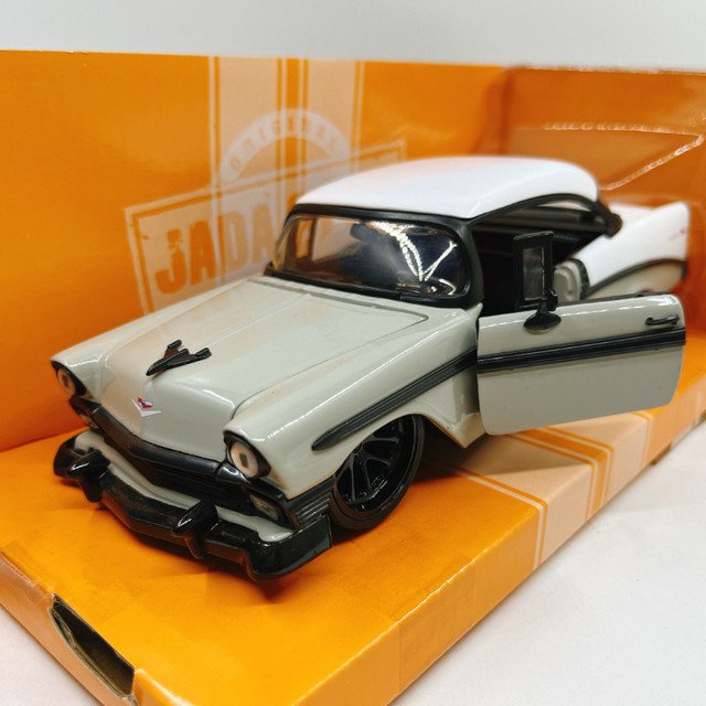 1:24 Chevrolet Modified Car High Simulation Metal Alloy Model Chevy Diecast Toy