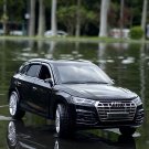 1:32 Scale New Audi Q5 Sport SUV black Car Toy With Pull Back Sound Light Diecast
