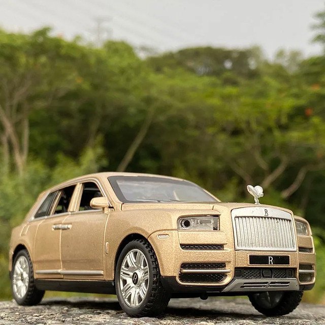 1:32 Rolls Royce Cullinan gold Car Sound And Light SUV 7 Doors Can Be ...