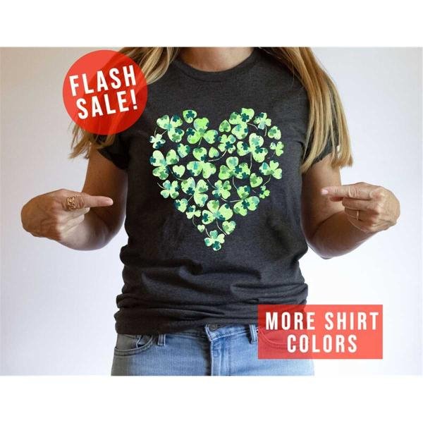 St Patricks Day Mother Shirt, Heart Shape Clovers T-shirt, Clover Mama Shirt, Happy Pattys Day Gift 