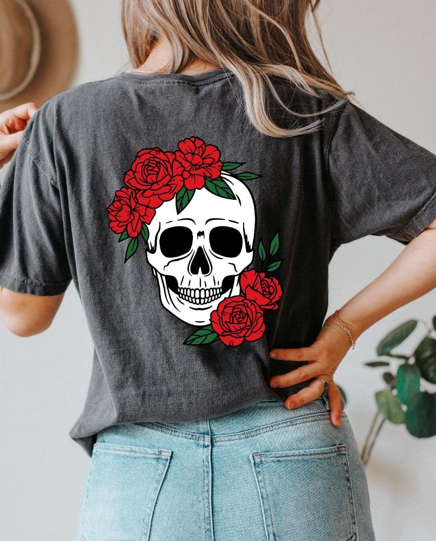 Skull Shirt, Skull And Red Roses Oversized Vintage T-Shirt, Halloween Shirt