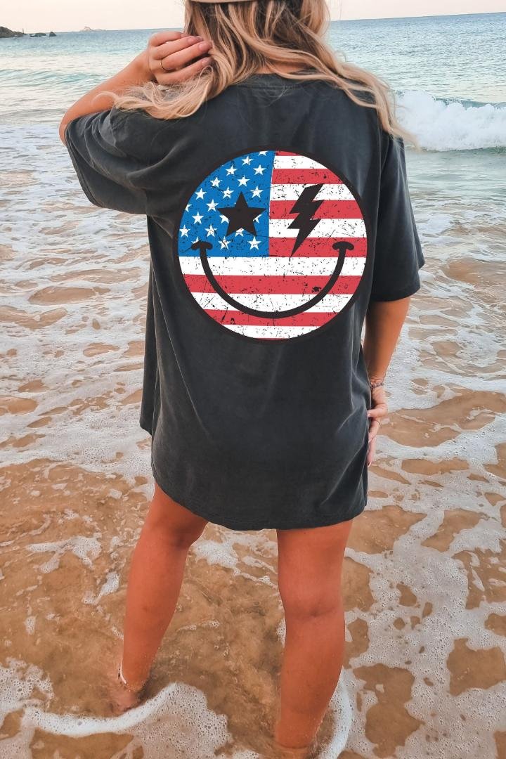 Retro Smiley Face Shirt, Retro American Flag Smiley Face Oversized Vintage T-Shirt