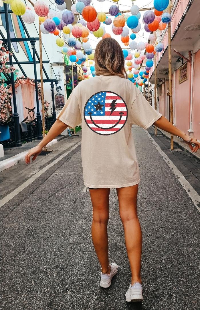 Retro Smiley Face Shirt, Retro American Flag Smiley Face Oversized Vintage T-Shirt