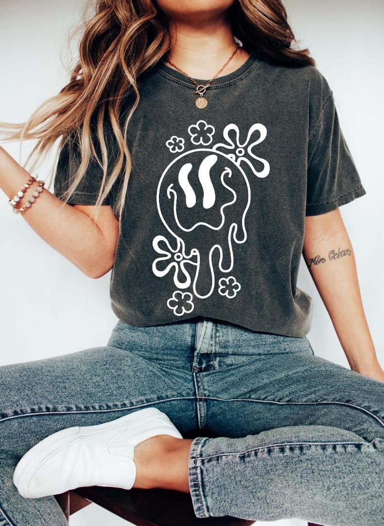 Smiley Face Tee, Melting Smiley Face Oversized Vintage T-Shirt, Retro Smile Shirt