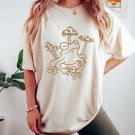 Mushroom T Shirt, Frog and Mushroom Oversized Vintage T-Shirt, Nature Shirt
