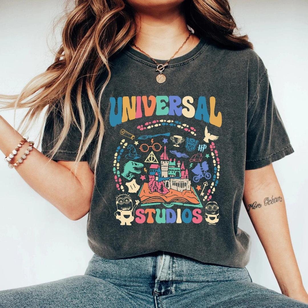 Dis, Disney Universal Studios Shirt