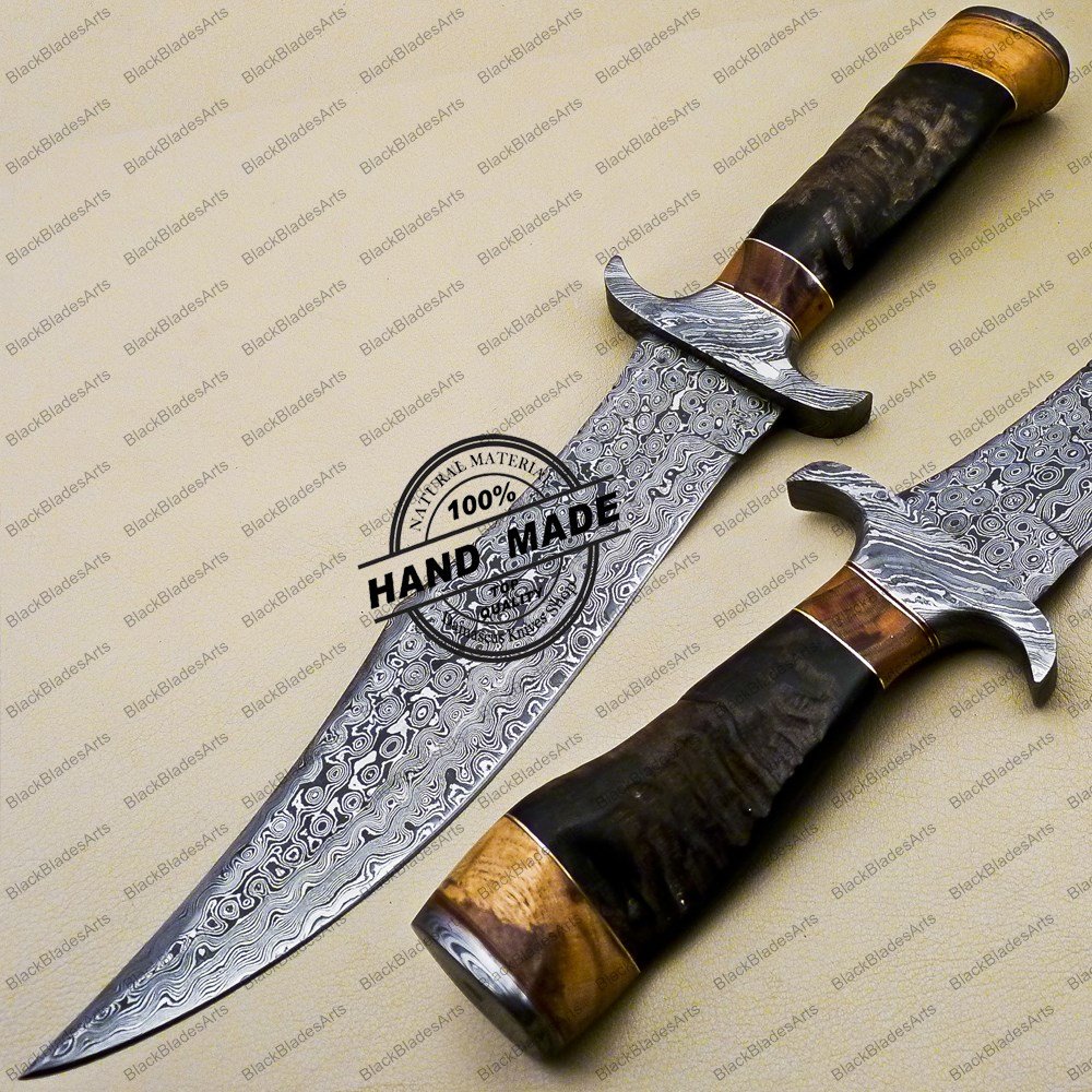 New Damascus Bowie Knife Custom Handmade Damascus Steel Hunting Knife With Ram Horn Wood Handle