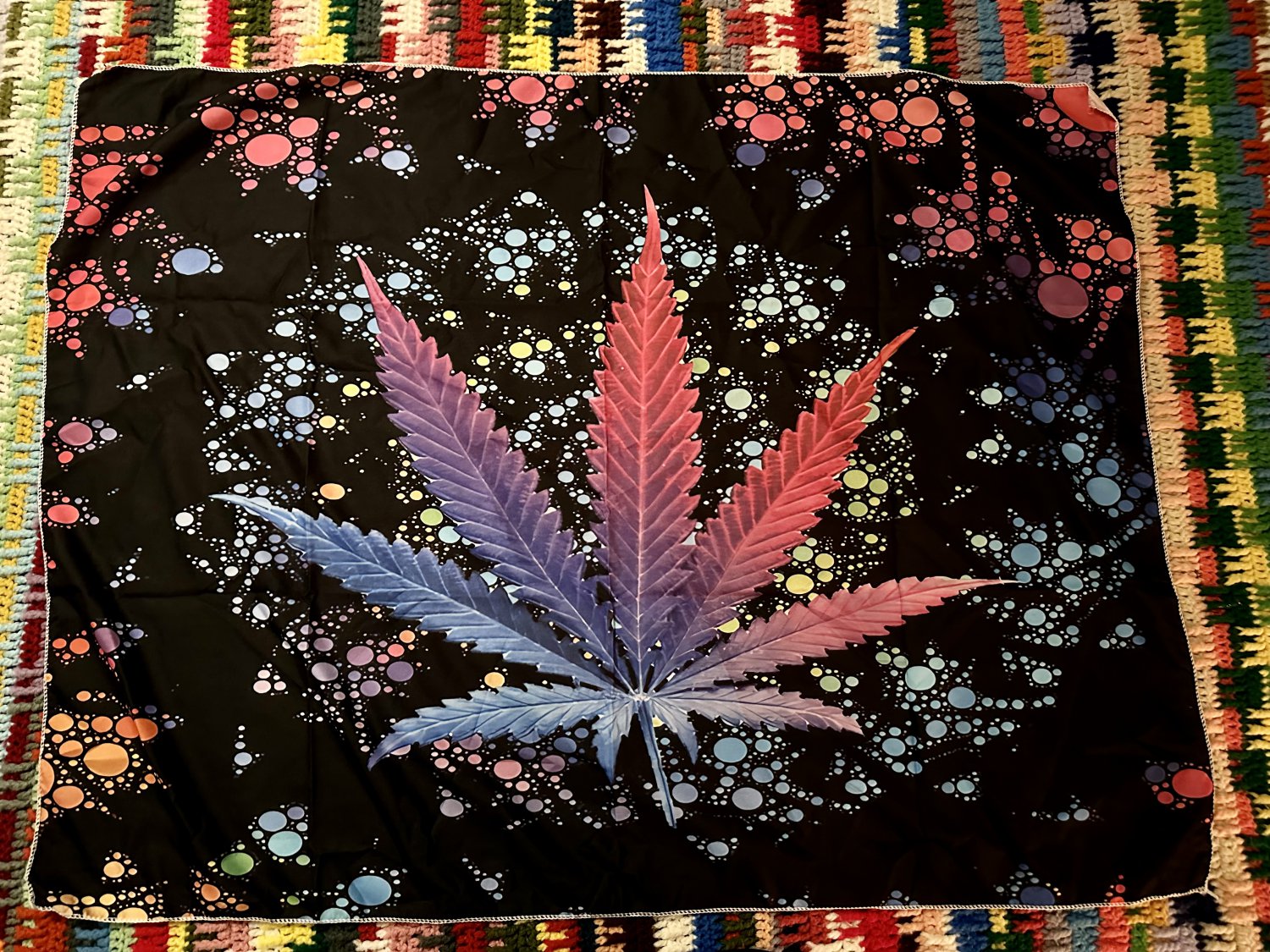 Leaf Pattern Wall Tapestry