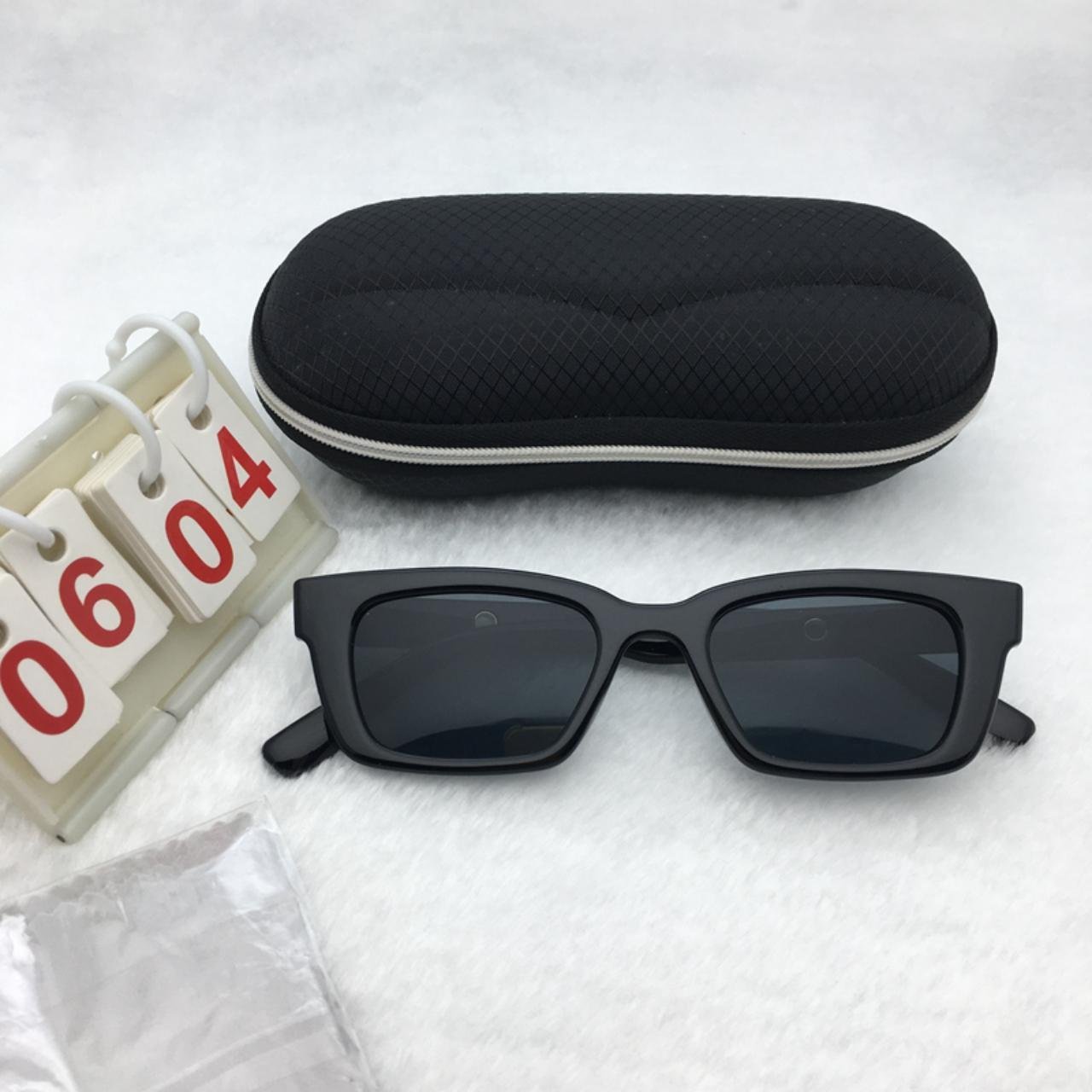 Black Frame Sunglasses Free shipping 