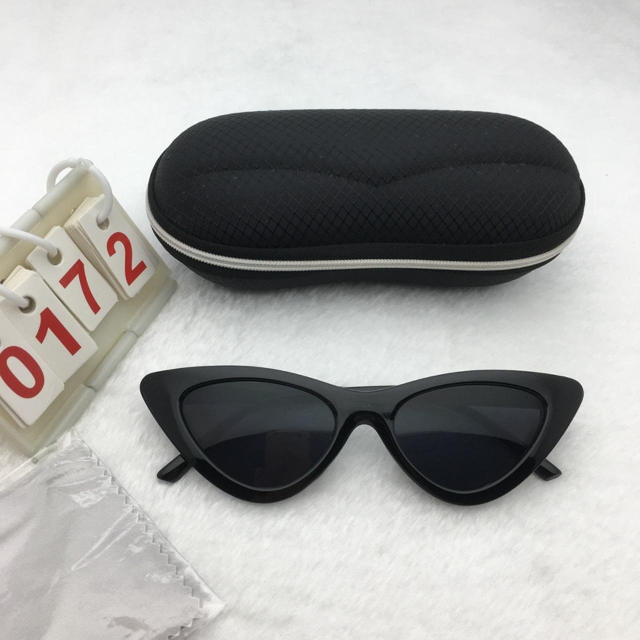 Black Frame Sunglasses Free shipping 22