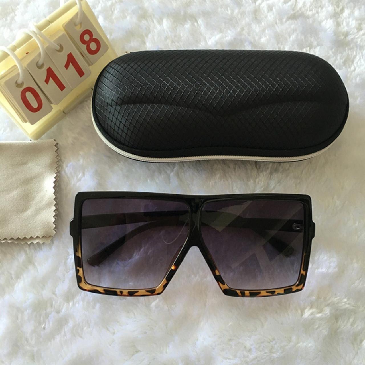 Black Frame Sunglasses Free shipping 50