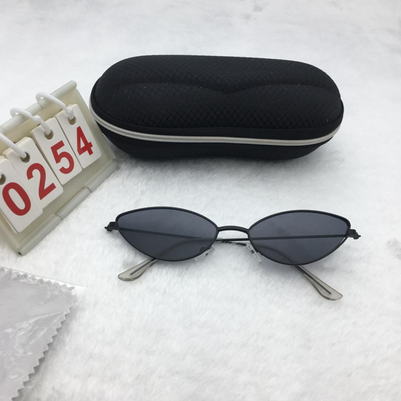 Black Frame Sunglasses Free shipping 56