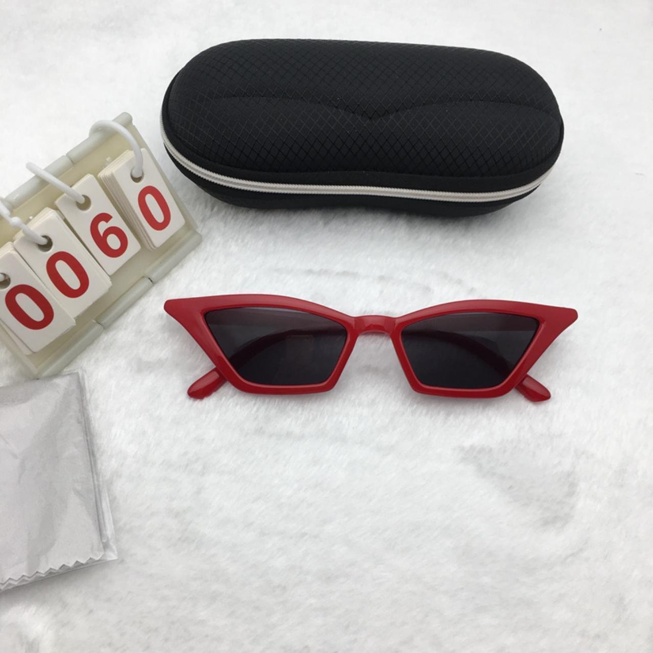 Red Frame Sunglasses Free shipping 144