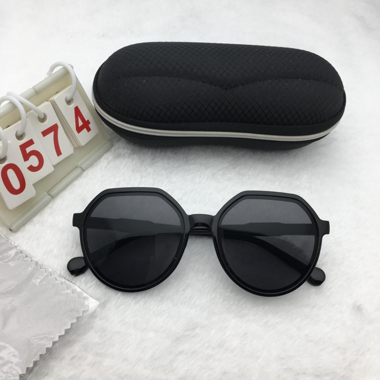 Retro Black Frame Sunglasses Free shipping 325