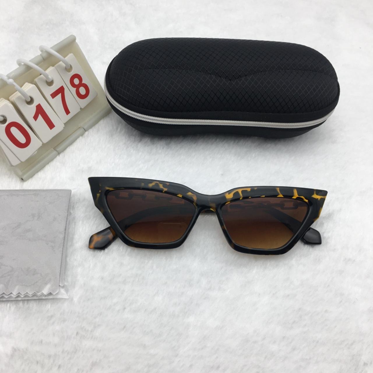 Leopard Frame Sunglasses Cat Eyes Brown Lens Cute shades Free shipping 524