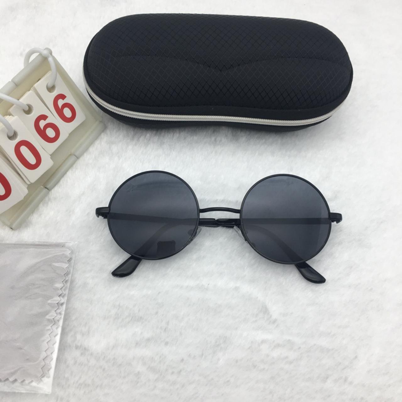 Black Frame Sunglasses Round Black Grey Lens Cute shades Free shipping 611