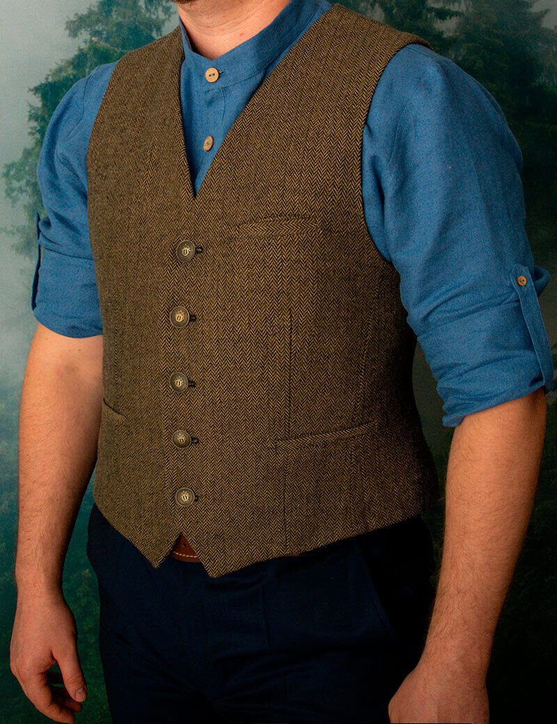 Linen shirt for men. Classic linen shirt with long sleeves and buttons. 100% den