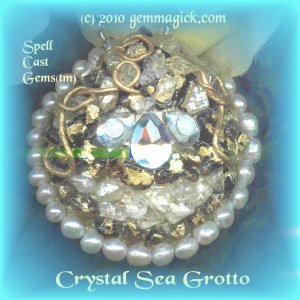 HARRY POTTER LOCKET/ NECKLACE/ Enchanted Jewelry/ Crystal Sea Grotto/ Spell Cast Gems(tm)