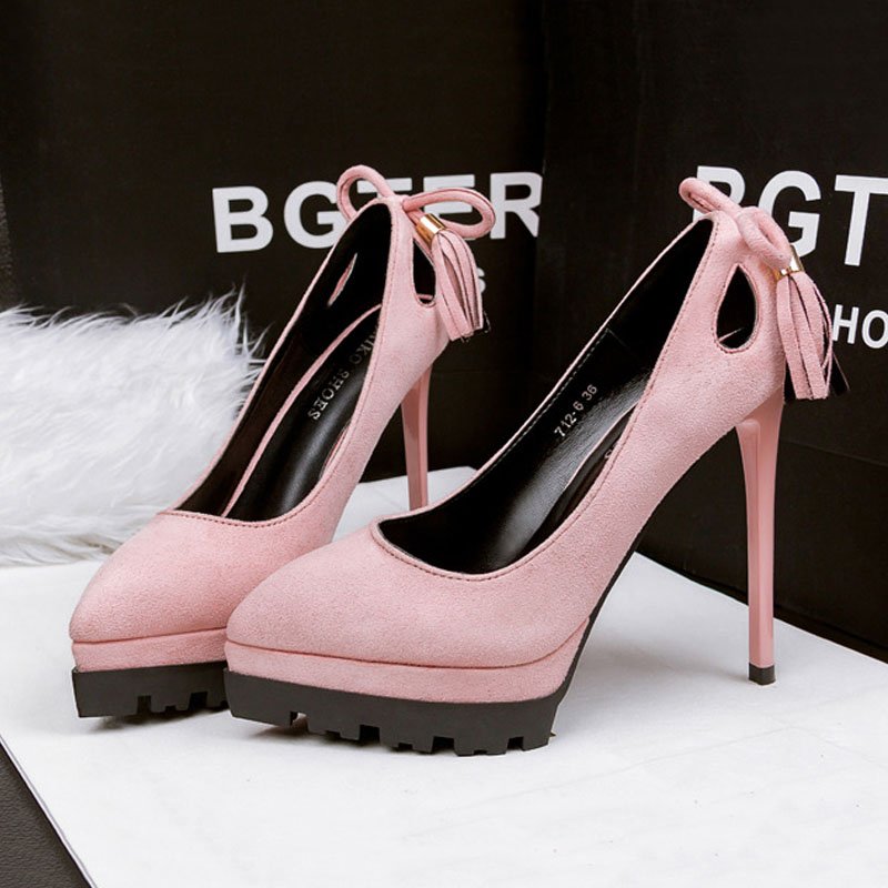 Fine with floral pointed single shoe heels