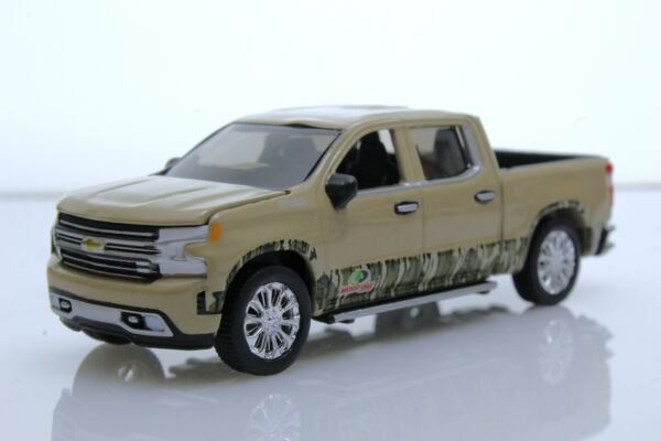 Diecast 2019 Chevy Silverado High Country Mossy Oak Camo Pickup Truck 1:64