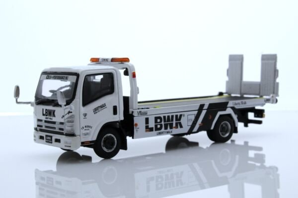 Diecast 2020 Isuzu Npr Rollback Flatbed Tow Truck 1:64 Wrecker White