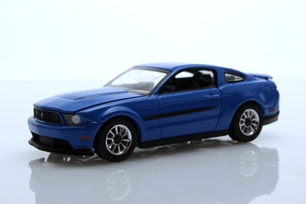 Diecast 2012 Ford Mustang Gt/Cs Sports Muscle Performance Car 1:64 Scale